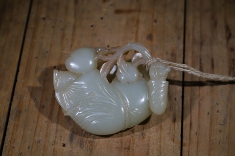 |舊藏和田玉“童子献寿”