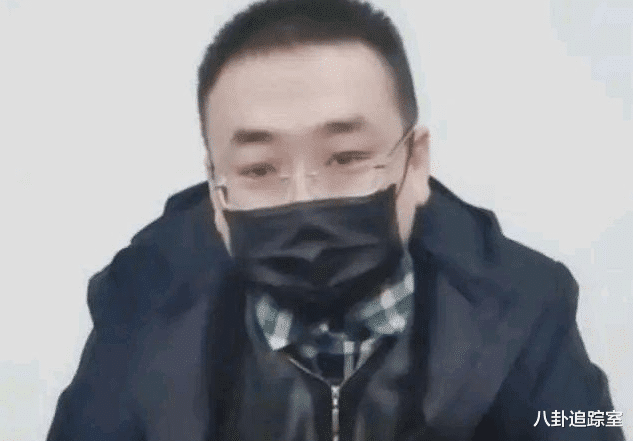 街拍|云昊直播晒许妈姚爸，与姚家男儿同屏直播，透露异地审理困难