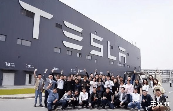 招聘|特斯拉普工招聘被挤破,引发用工荒问题讨论,背后还是待遇与福利