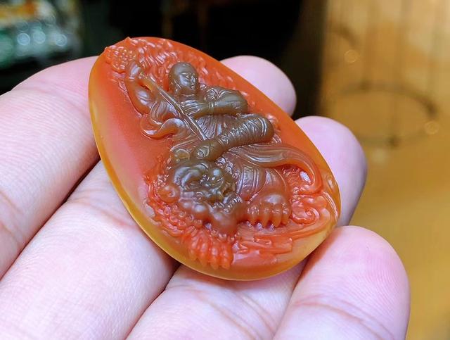 玉雕|年轻人喜欢这种风格的玉雕,会不会与传统之美相悖?