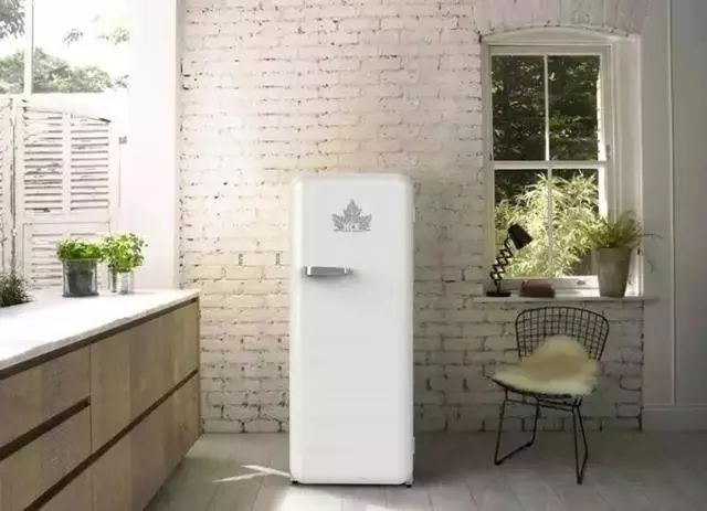 30㎡小户型,定制橱柜+开放式客餐厅+隐藏收纳,卧室仅有5㎡