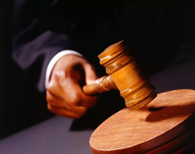 许昌头号黑老大梁三,手段残忍为祸十余年,落网后超10万民众庆祝