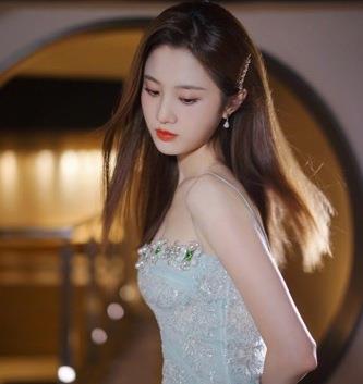 张慧雯|29岁的漂亮小姐姐张慧雯:见张艺谋出了一手汗,索抱杰森斯坦森