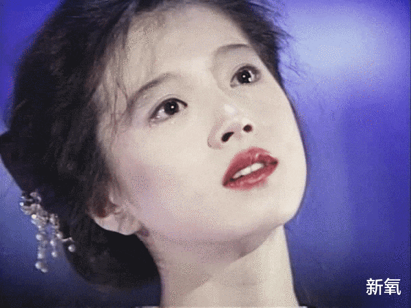 眼霜 知乎高赞：到底什么样的女生会在图书馆化妆？