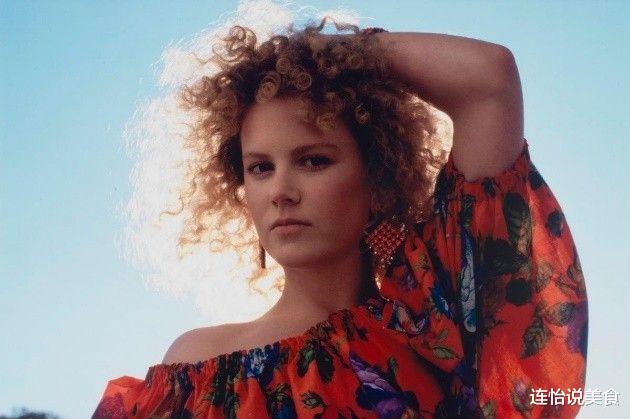 汤姆·克鲁斯|2001年，妮可·基德曼和阿汤哥离婚成功，高兴得在大街上手舞足蹈