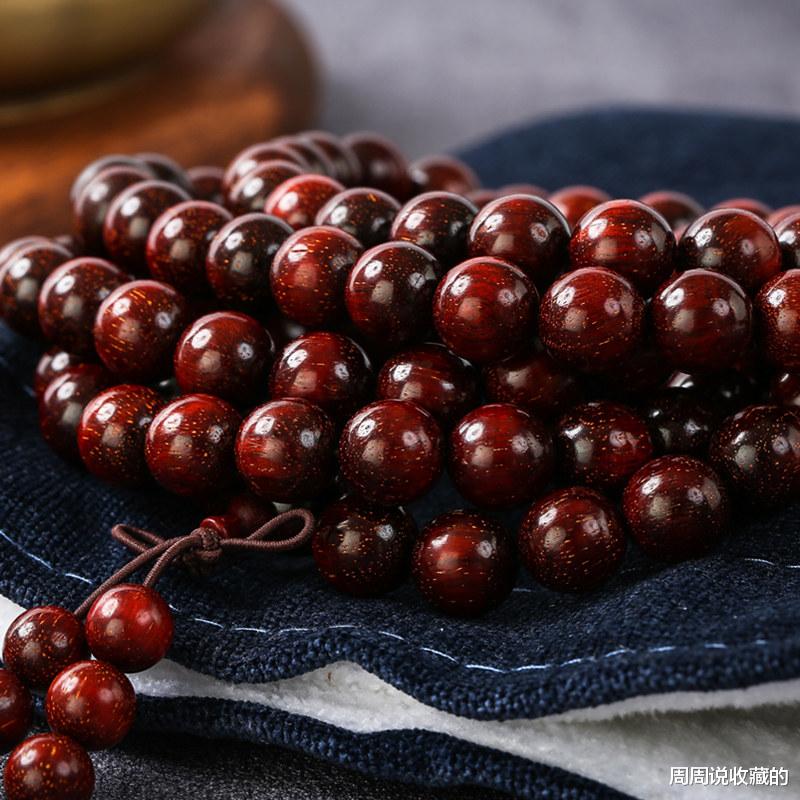 紫檀|文玩圈子里，紫檀与菩提类你更喜欢哪一类？