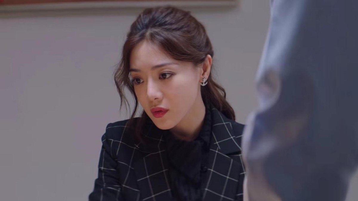 |39岁邓家佳脱离滤镜演职场女性，让多少“丫头教”女演员羞红脸