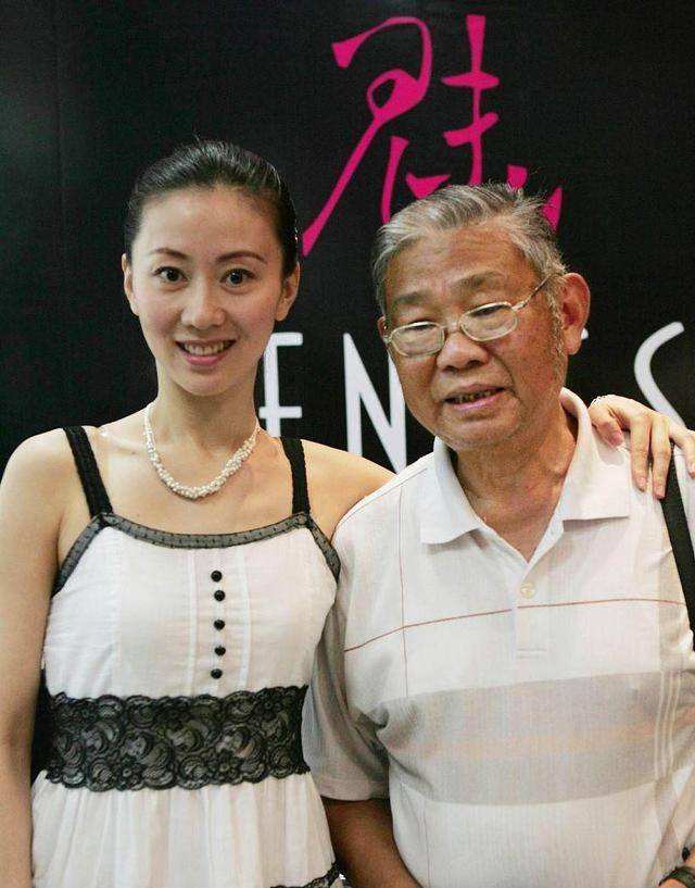 汤加丽|“人体模特”汤加丽：当年写真集卖脱销，成名背后的得与失