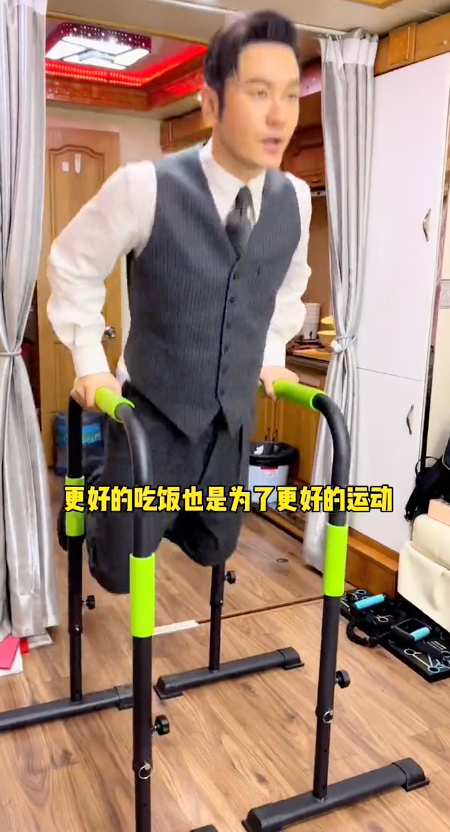 Angelababy|离婚3个月，外界对黄晓明和baby两个人的评价一个天一个地