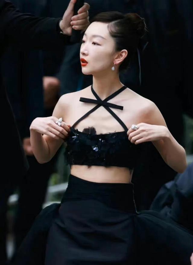 刘雯|群嘲与群夸?让刘昊然夸没长大的周冬雨,网友:刘雯真冷艳高贵!