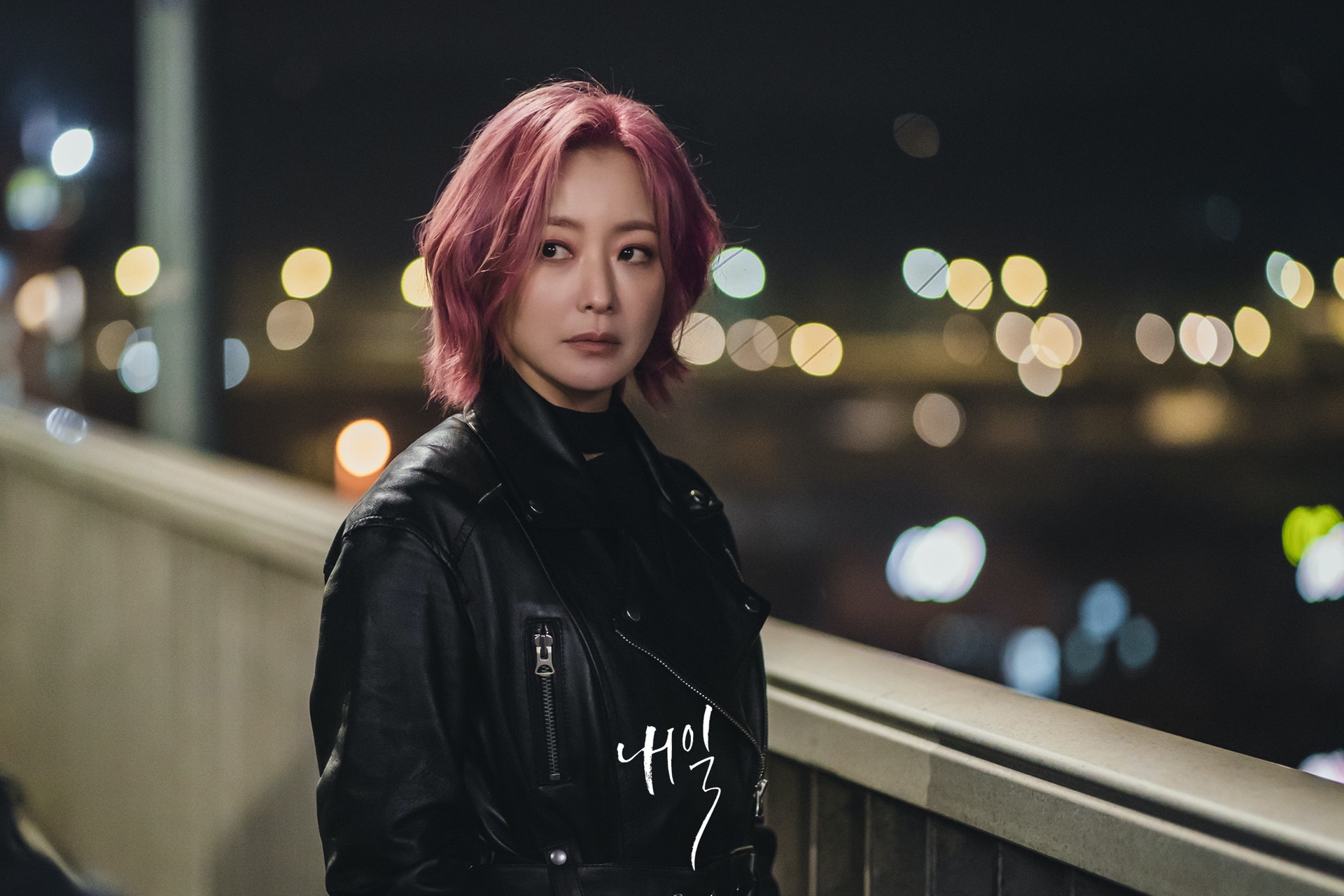 金喜善|金喜善新剧开播,首次挑战红色短发造型,致使韩国染发剂脱销