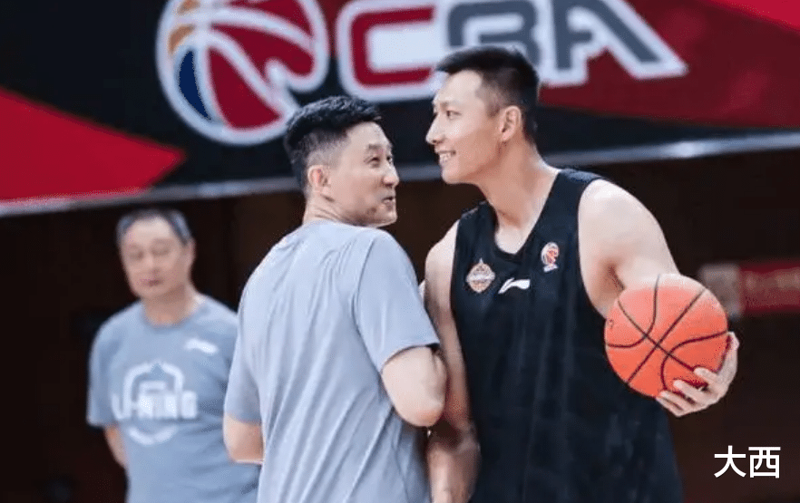 广东男篮|广东是CBA的11冠王，那队史退役了几件球衣呢？仅3大神荣膺