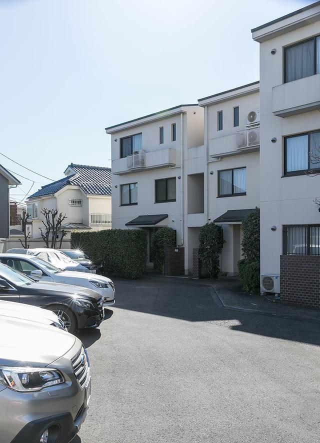 不顾反对买下一层复式公寓，毛坯墙＋水泥地，装修花费不到10万