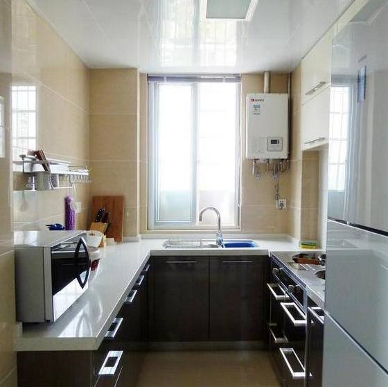 去亲戚新家做客,60平米房子柜子最多,头一次见电视背景墙这样装