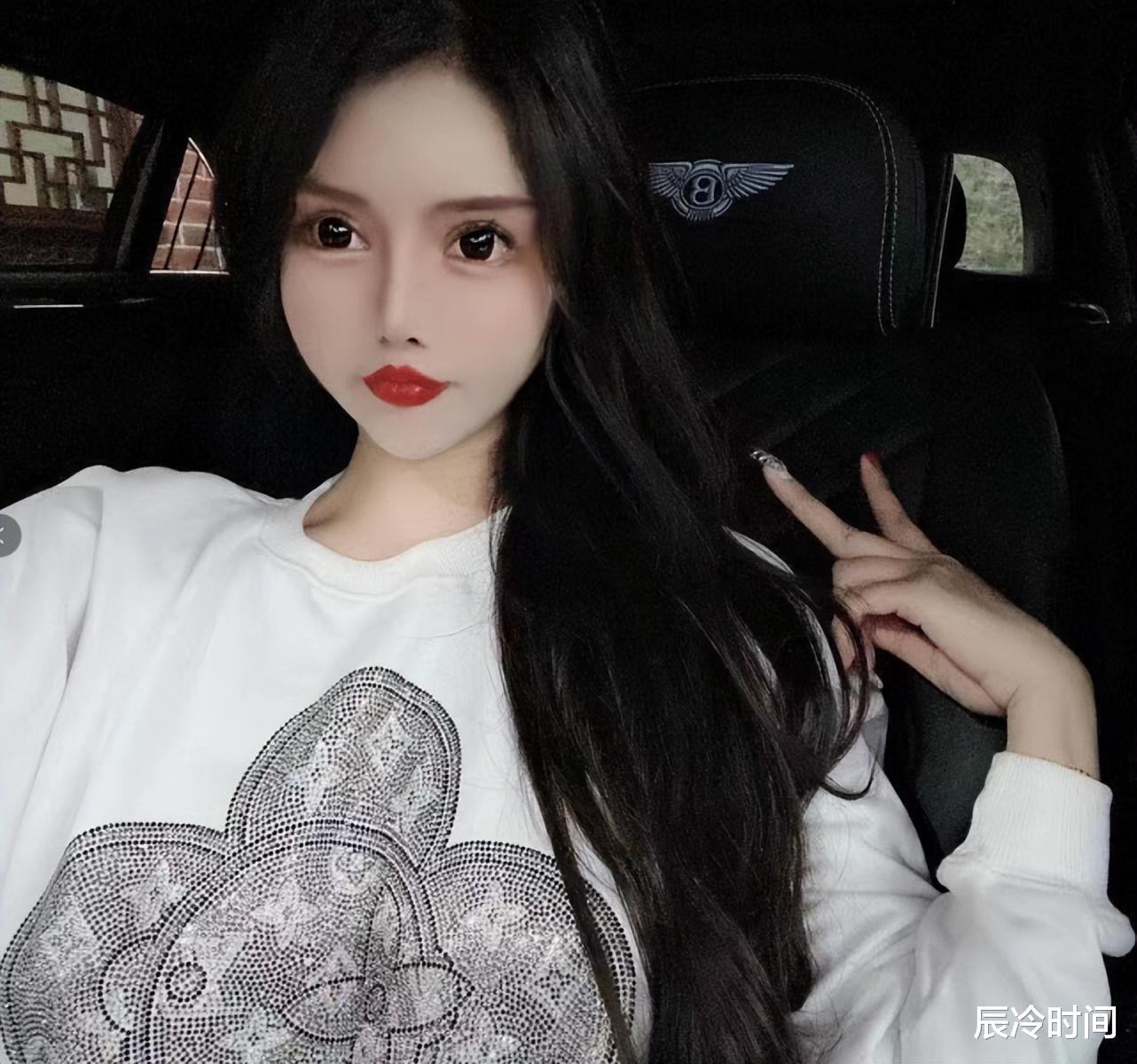 顾漫|“真人芭比”周楚娜：花费400万整容上百次，一张脸抵一辆跑车