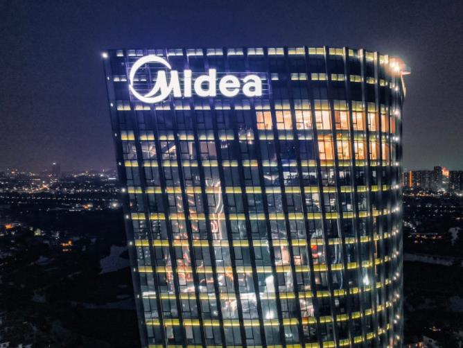 零售业|飞利浦要“当心”了!美的携智能电动牙刷跨界,高效实用续航达300天