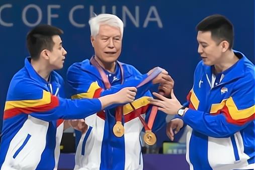 辽宁男篮|蒋兴权指导找好接班人？杨鸣将迎来帮手，辽篮迎回昔日功勋