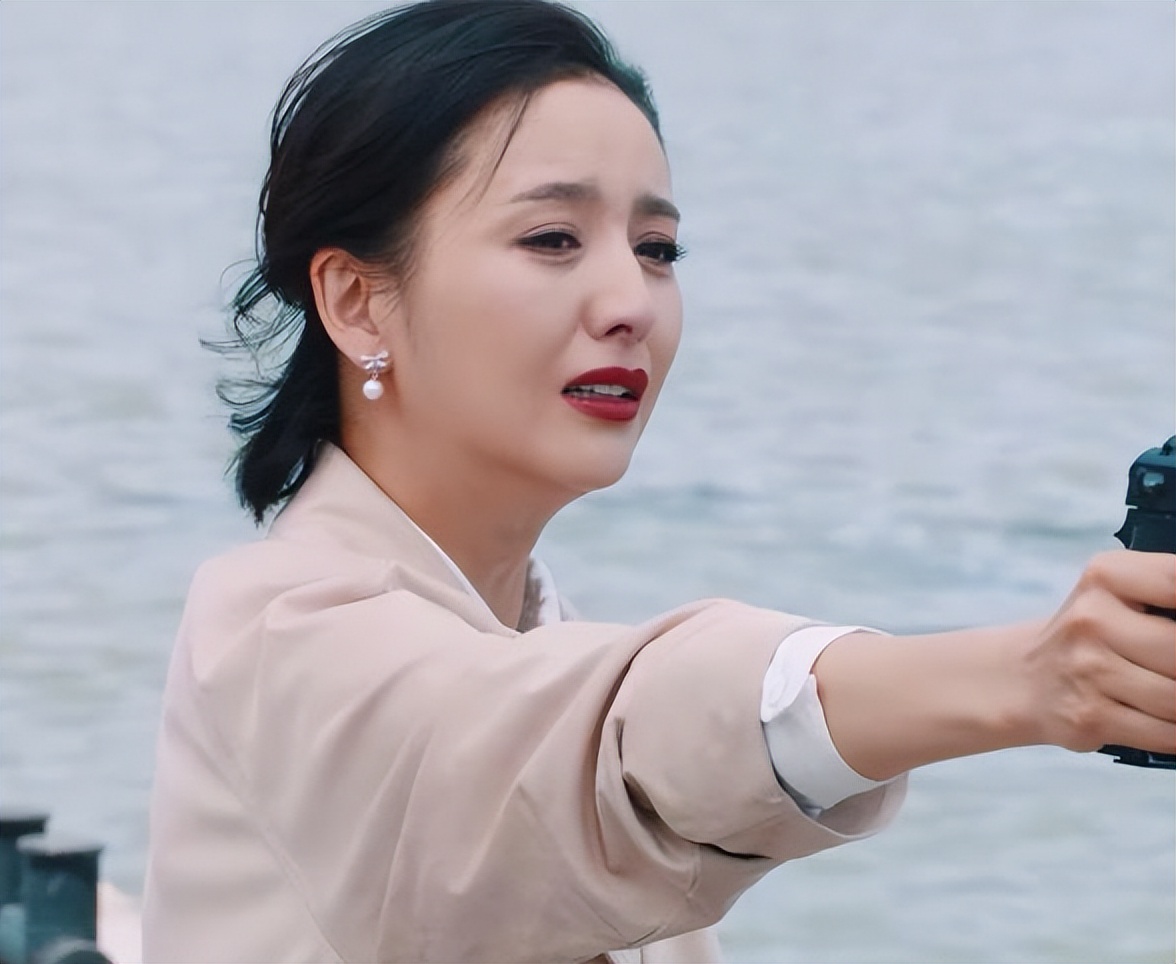 宋轶|《暗夜行者》宋轶打了多少年轻女演员的脸？给你们看看啥叫女人