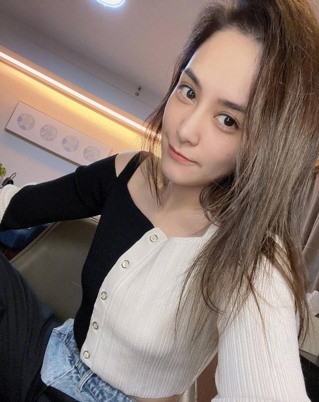 面食 钟欣潼拥有可胖可瘦身材，为节目效果，23寸小蛮腰又回来了！