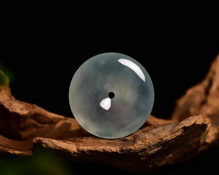 翡翠|种水好的翡翠看起来颜色很浅,这就是行内常说的「种压色」吗?