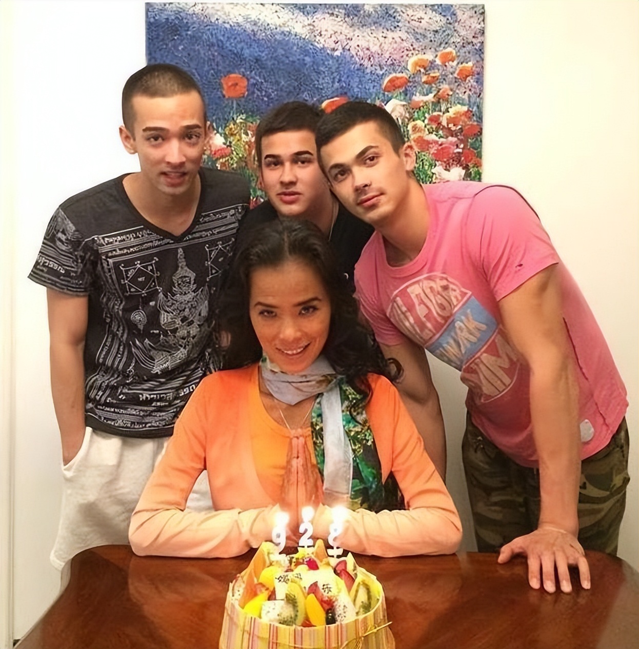 韦唯|“歌坛天后”韦唯：因跨国婚姻被冻结资产，星途惨淡综艺一轮游