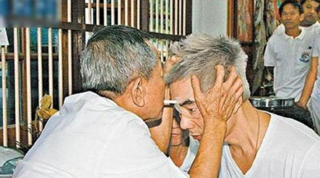 周钦南|“摸顶”白龙王：13岁开天眼，40岁成先知，明星们为何深信不疑？