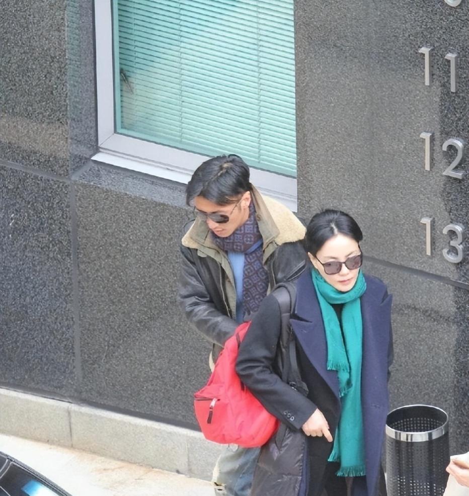 谢霆锋|港媒曝谢霆锋醉酒家暴王菲,系因生孩子问题,网友:王能打爆他头