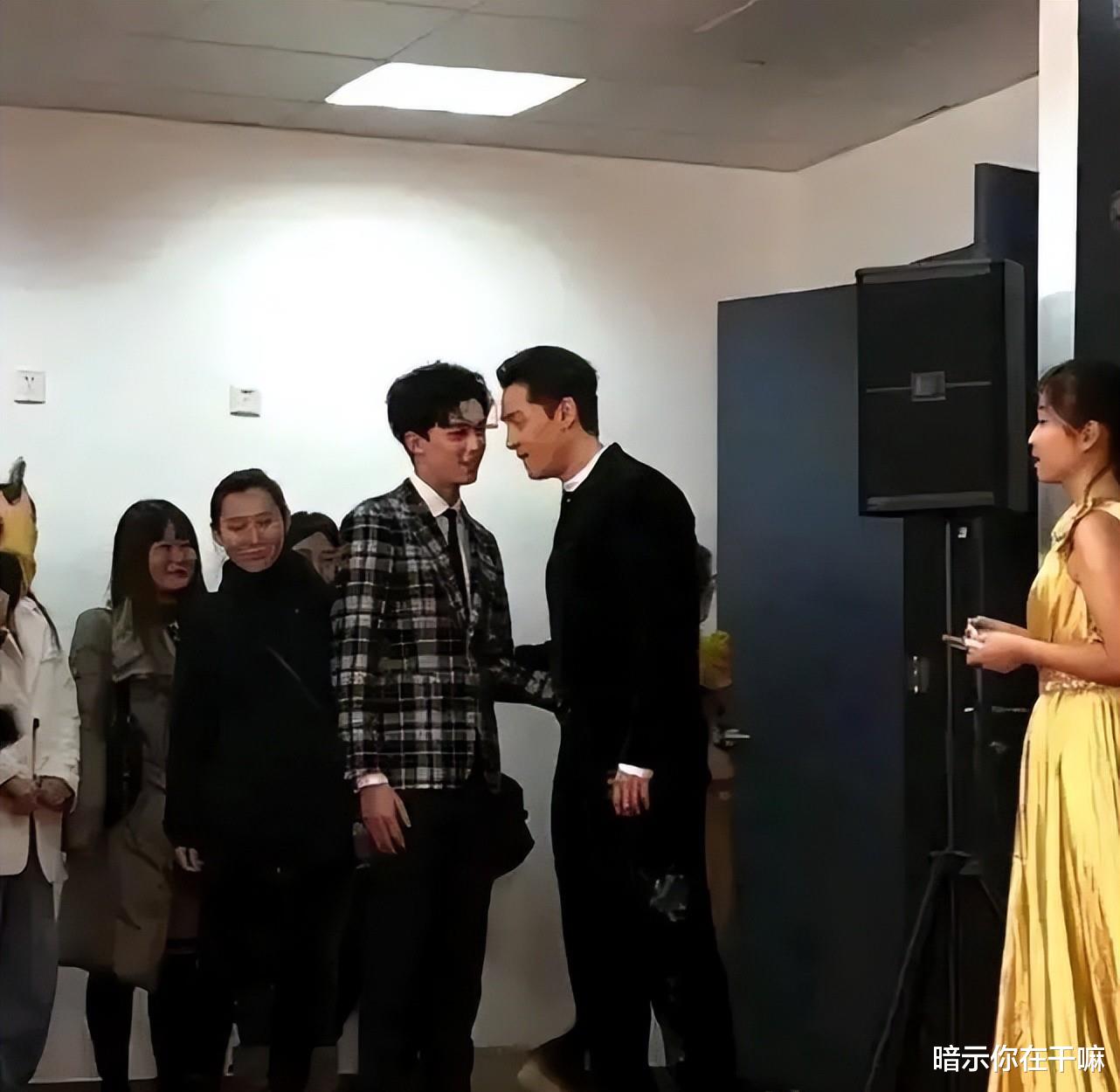 男神|这些男星表面是男神，一看身材全垮掉