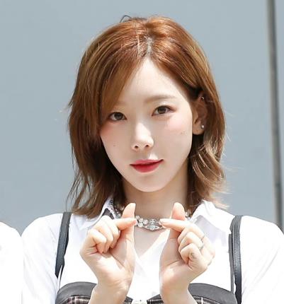 少女时代|少女时代8人合体上综艺，为8月回归预热，金泰妍的短发造型被夸赞