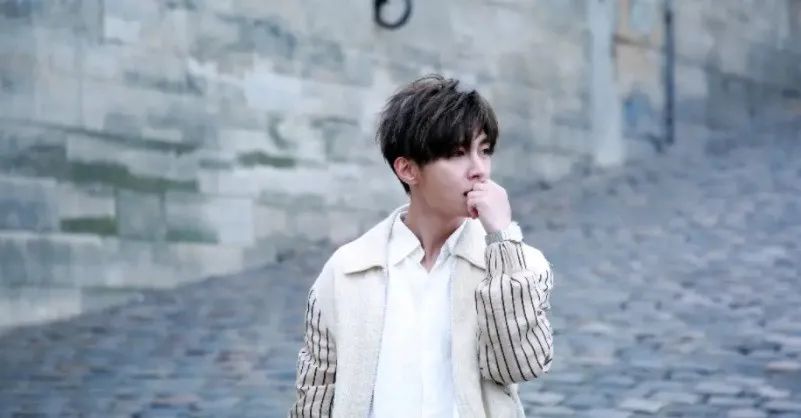 炎亚纶|炎亚纶自己创立的品牌把自己解雇了，此操作被网友骂吃相太难看！