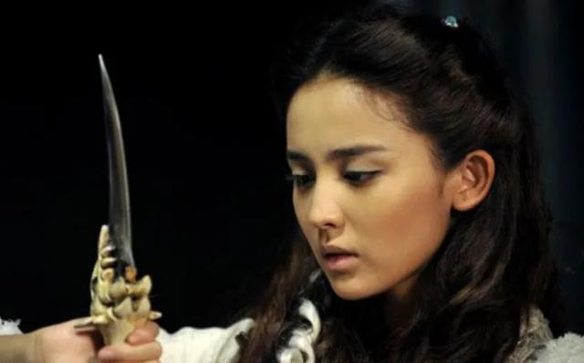 张雨绮|隆过鼻子的十位明星,张雨绮鼻梁变宽,毛晓彤很自然