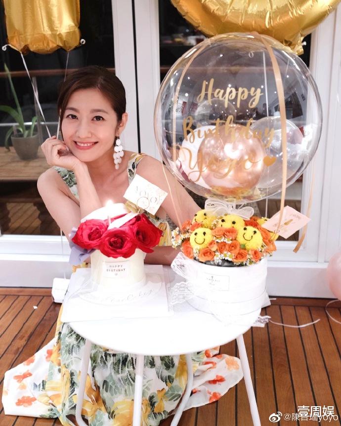 陈自瑶|陈自瑶跟闺蜜出海庆生,情绪失控崩溃大哭,老公王浩信缺席!