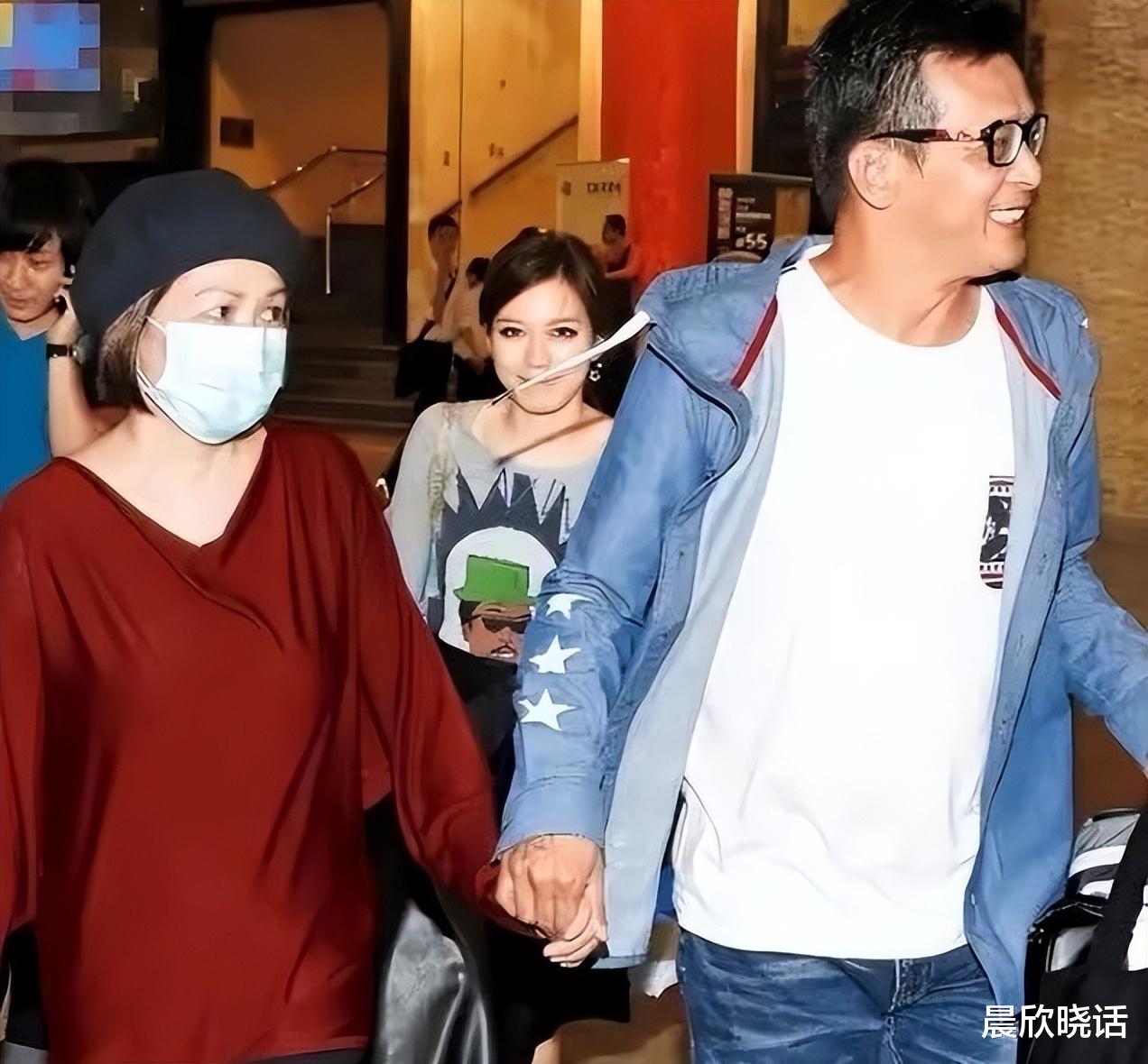 黄日华|妻子出轨后查出“绝症”,去世2年后,黄日华的选择令人泪目