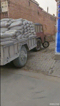 钟丽缇|钟丽缇直播秀身材,穿裸色跳操被嘲,工作人员递衣服救场!