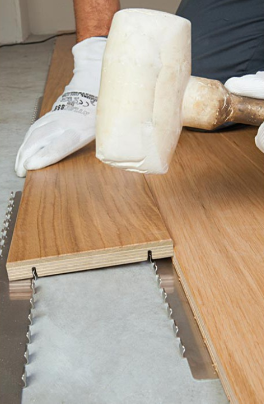 地板这样铺还真是头一次见,整体更加省时好维修,对低层高也很有利