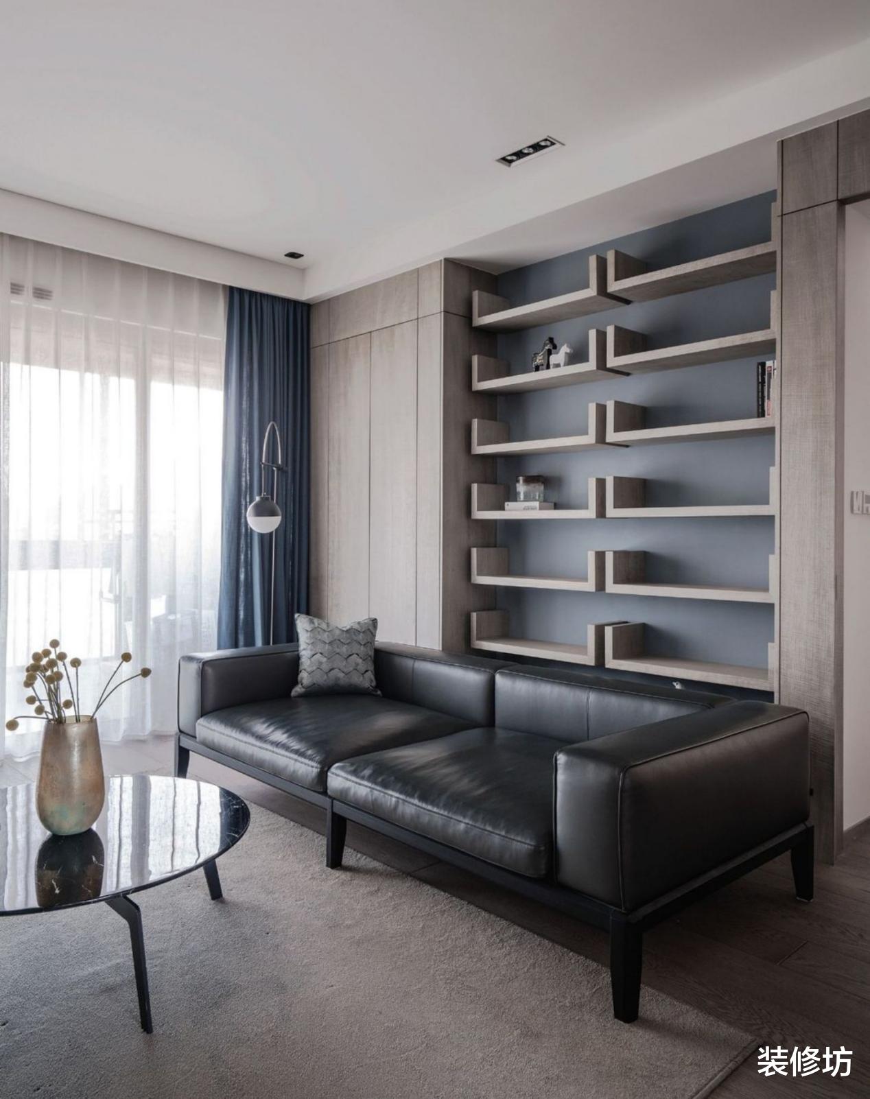 U型开放式置物架,还有半开放书房,层层递进的空间格外美