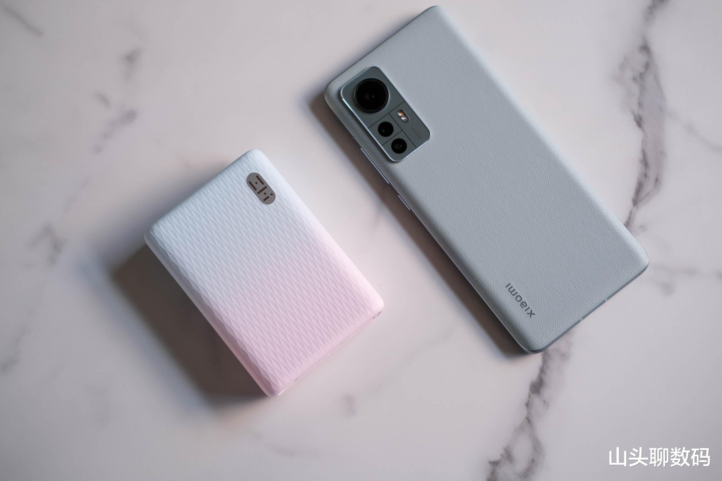 移动电源|ZMI双向快充移动电源MINI开箱：充电宝都能做得这么好看？