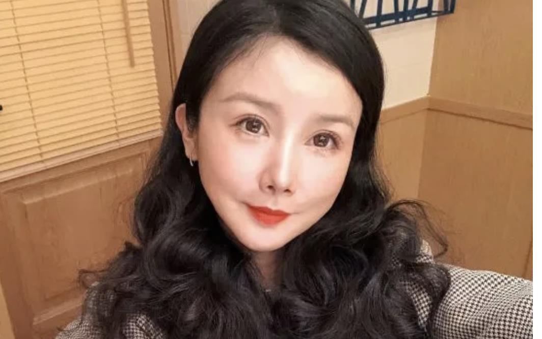 杨幂|女星“削骨”后遗症:杨幂变多边形脸,鞠婧祎脸歪,孙菲菲脸尖