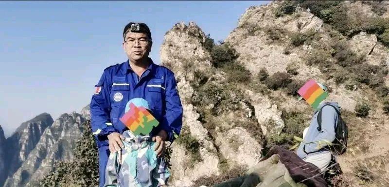 10名驴友被困野山 最小仅6岁