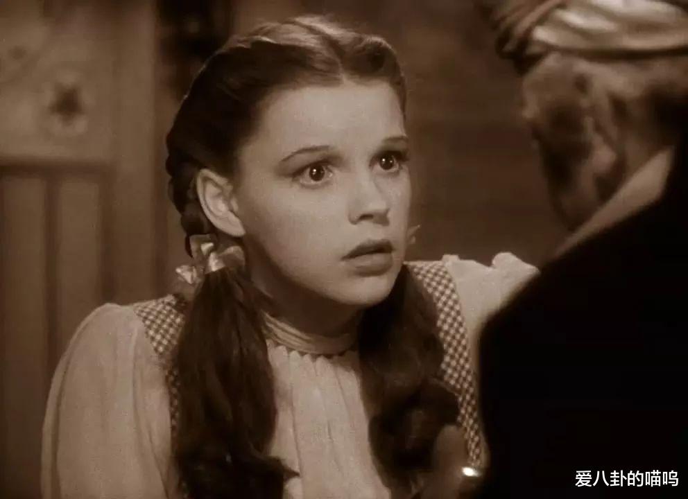 朱迪·嘉兰|朱迪·嘉兰，被色老板用药物“奴役”15年，生儿育女必须征得同意