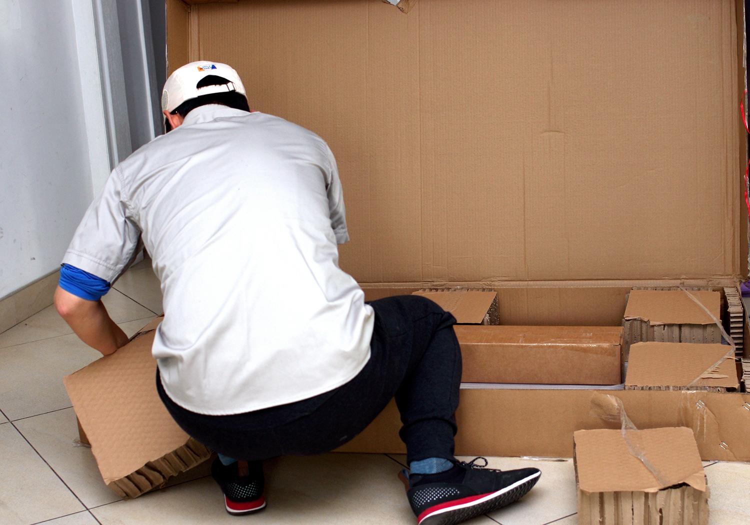 网易严选|站着搬砖不腰疼：做了很多功课的我，为何选择网易严选电动升降桌