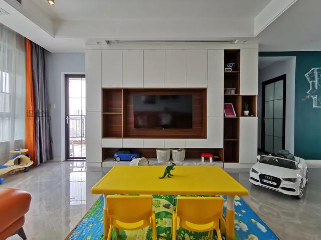 电视柜成了摆设，可有可无的电视柜，还要不要买？