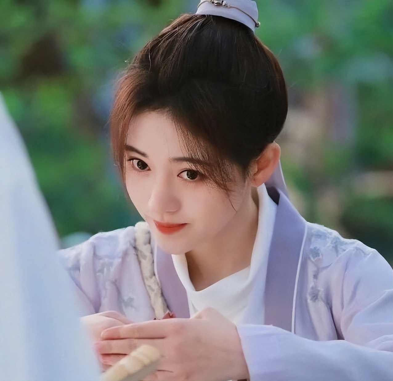 刘芸|真当观众没智商看不见吗？就你这也敢叫“女扮男装”？