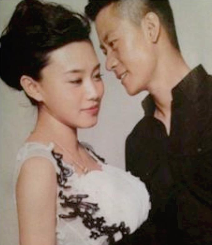 李健|著名演员李健：凭“孙成海”家喻户晓，娶初恋妻子生一女幸福美满