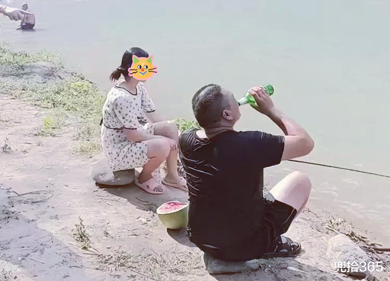 |男子户外教女同事钓鱼，老婆一顿臭骂加飞起一脚，上岸后他这样做
