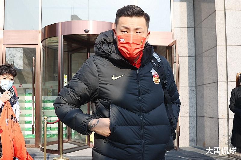 国足|王大雷在国足虽然处于备胎地位, 但是维护其国足的尊严方面依然当仁不让