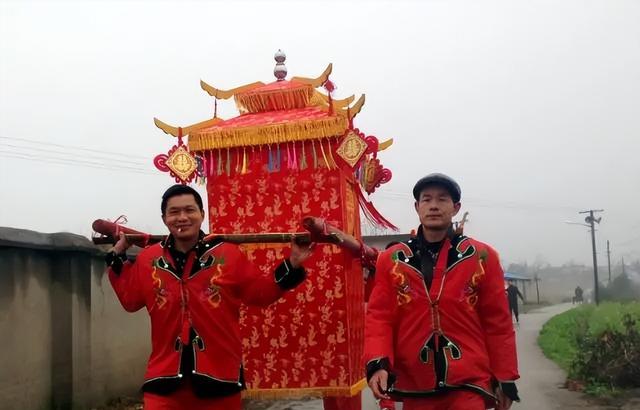 婚姻|俗话“嫁郎不嫁钓鱼郎，娶妻不娶活汉妻”，钓鱼的人表示疑惑？