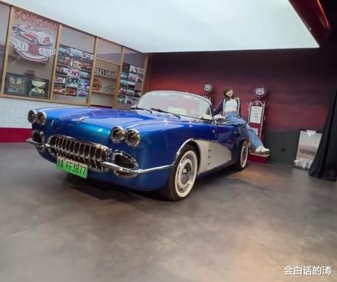 |网红痞幼承认演剧本,粉丝关注点却在肚子,网友:裤腰还敢再低点