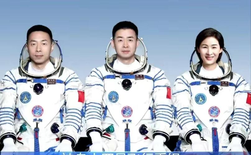 6名航天员太空会师,最小年龄44岁,空间站里为啥没有年轻人?