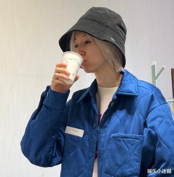 |网传华晨宇和王悦伊已分手,女方去医院做胃镜,穿“一身绿”拍照